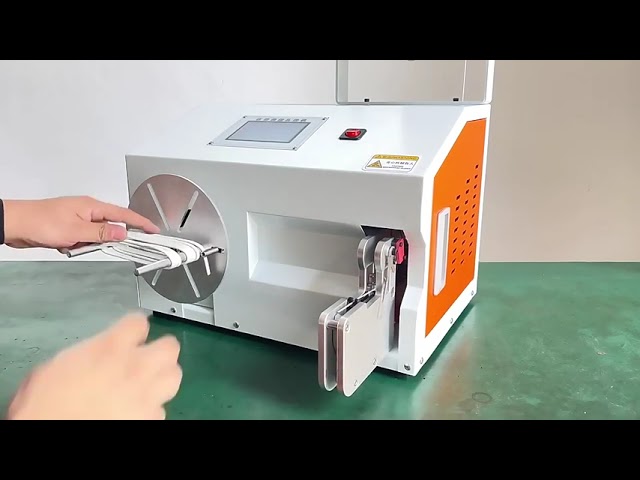 Vysokorychlostní automatický navíjecí stroj na kabelové svazky s dotykovým displejem