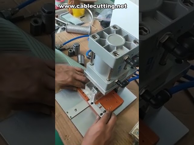 Stroj na krimpování plochých kabelů | Lisování páskových vodičů