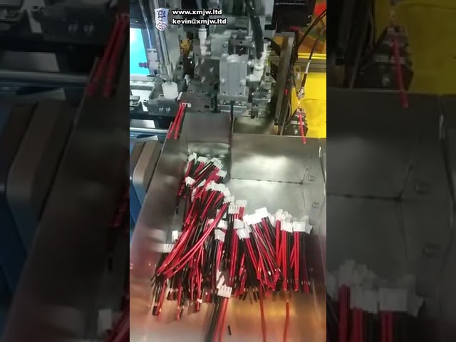 Plně automatický jednovodičový stroj na odizolování a nasazování konektorů