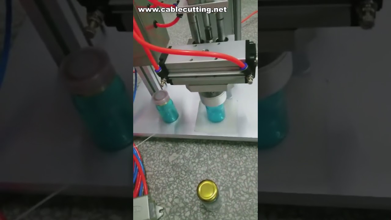 Pneumatický stolní zavíčkovač pro plechová a plastová víka - ukázka provozu
