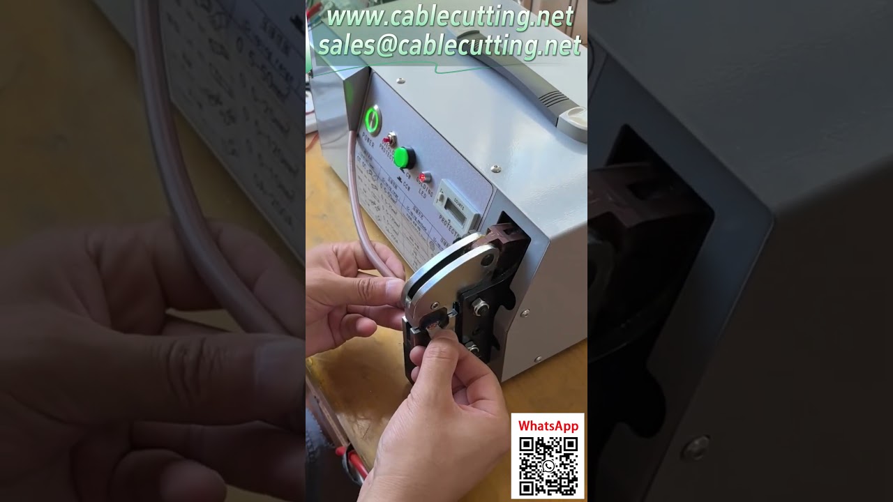 Elektrický krimpovací stroj EM-50-B2 | 3,7 tuny síly pro krimpování předizolovaných svorek do 70 mm²