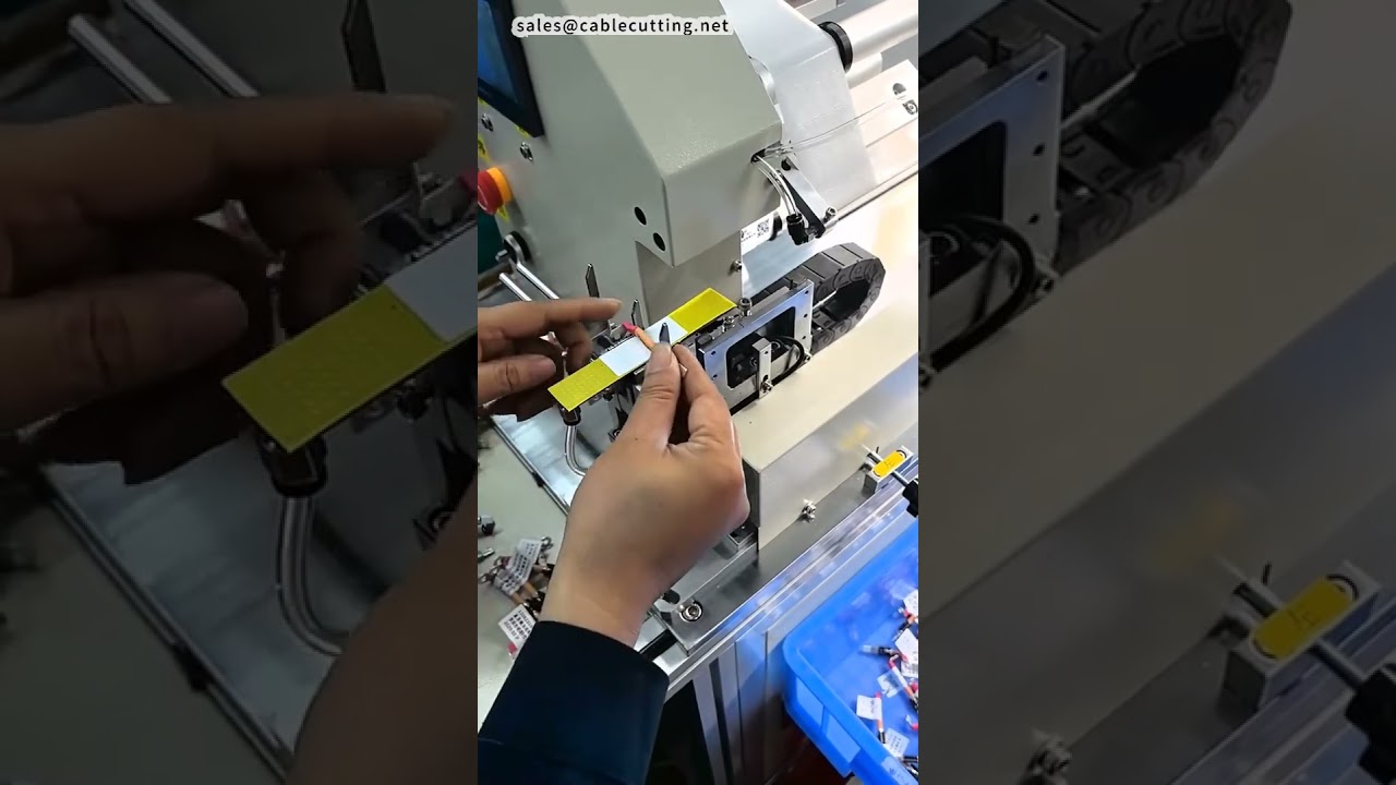 Stroj na popisování drátů a aplikátor etiket s přehybem | #továrna #stroj
