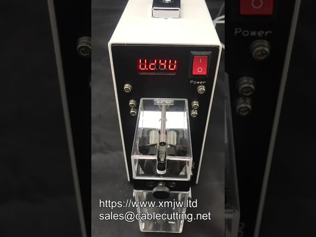 Přenosný malý elektrický odizolovač kabelů pro kabely 0,3–4 mm