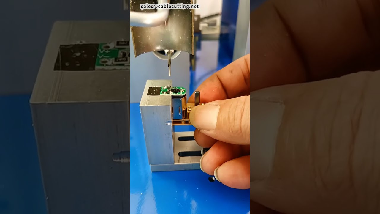 Polautomatická pájecí stroj pro začátečníky – snadná obsluha #továrna #stroj #cnc
