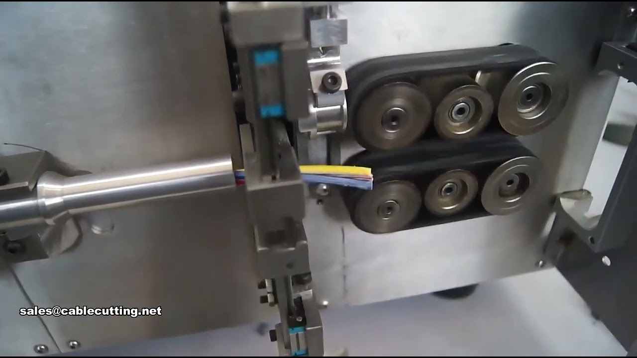 Automatický stroj na odizolování a stříhání počítačových kabelů a drátů