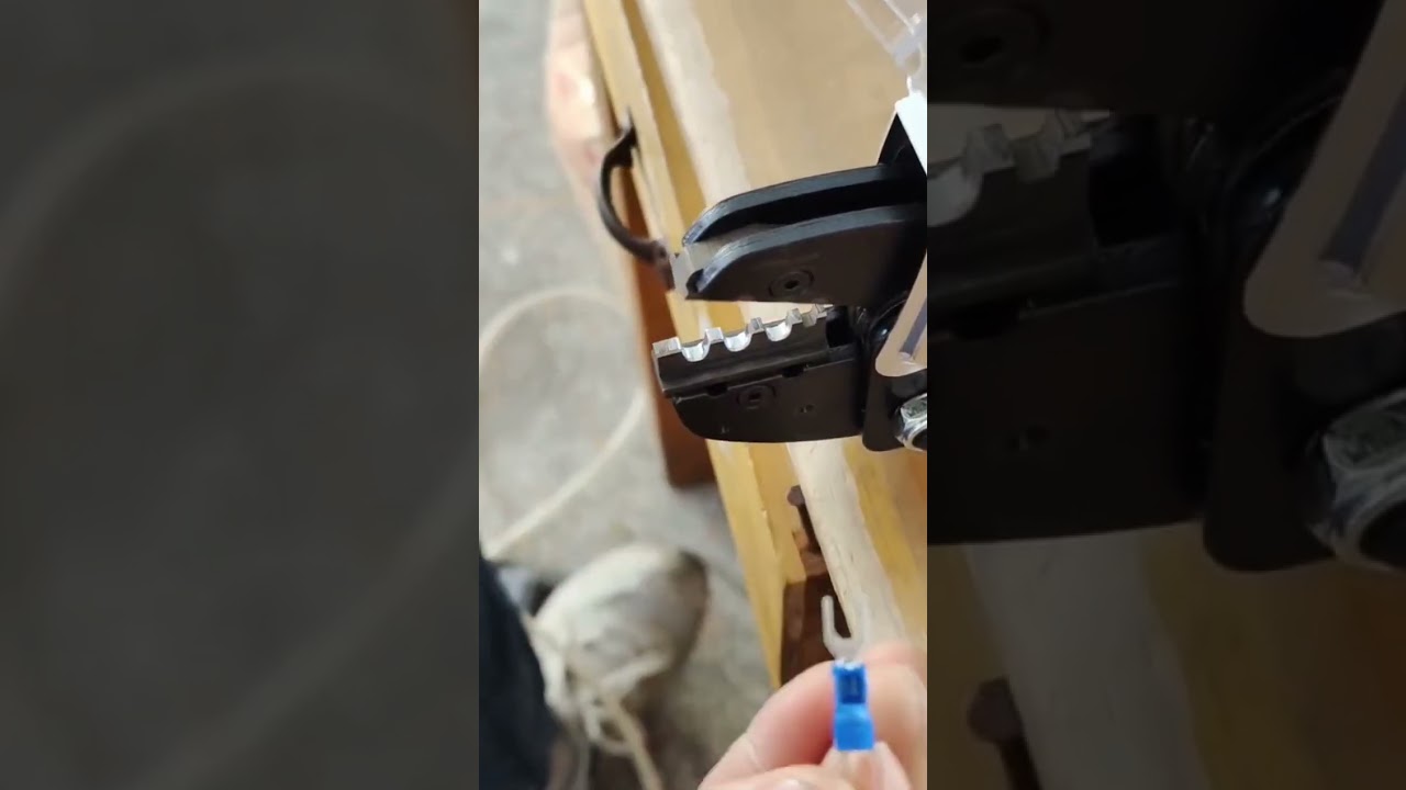 Jak na krimpování termočlánkových vodičů? Preferovaná metoda pro spolehlivé spoje #továrna #stroj