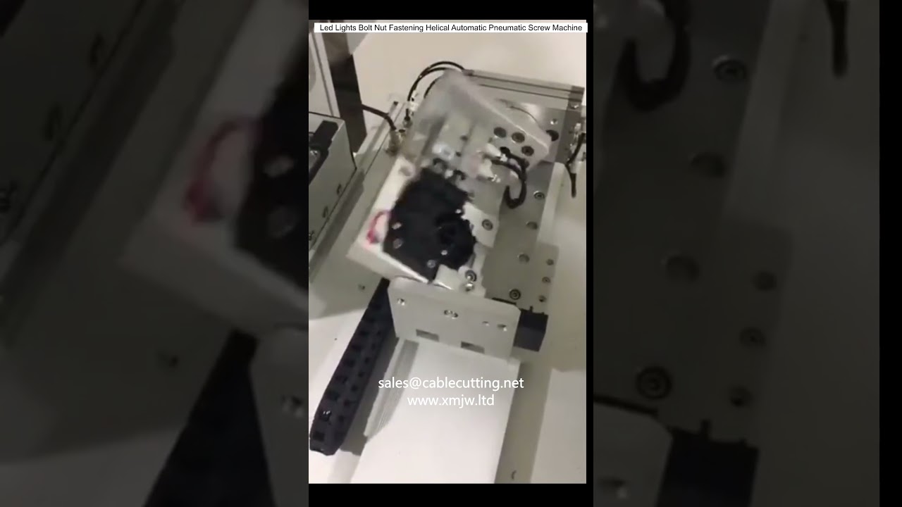 Pneumatický šroubovací stroj pro automatické upevňování šroubů a matic LED svítidel