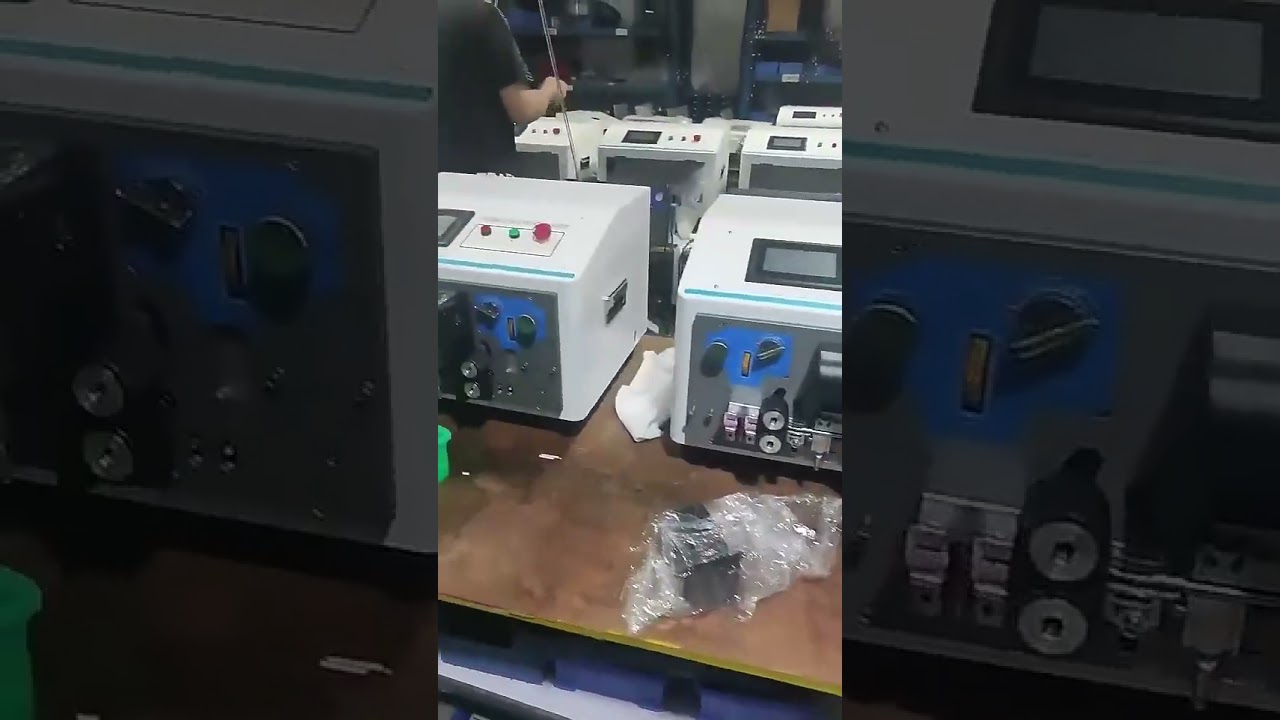 Plně automatický vysokorychlostní odizolovávač kabelů 10mm² – loupání vnitřní i vnější vrstvy kruhového pláště