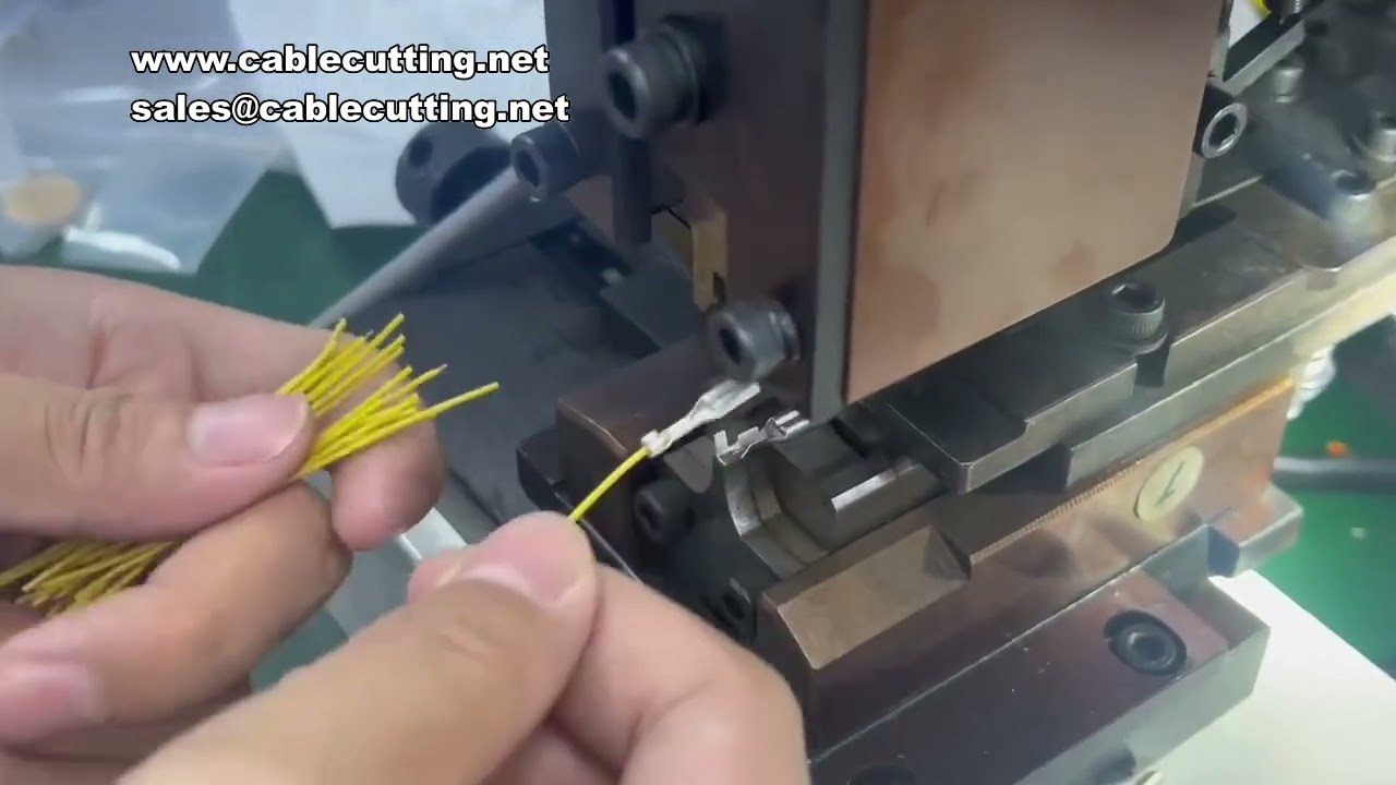 Poloautomatický krimpovací stroj 1,5T 110V s krimpovacím aplikátorem