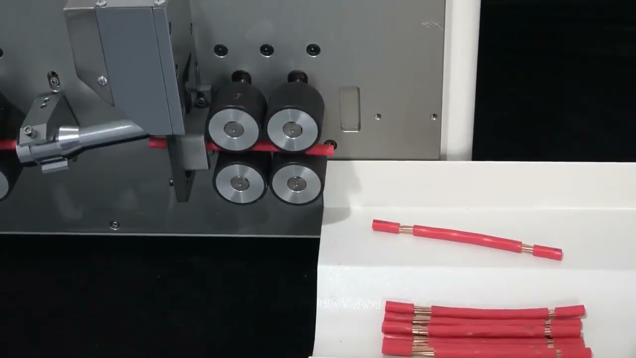 Profesionální 8-kotoučový stroj na odizolování a řezání kabelů s dotykovým displejem – pro vodiče 2,5–25 mm² a 4–35 mm²