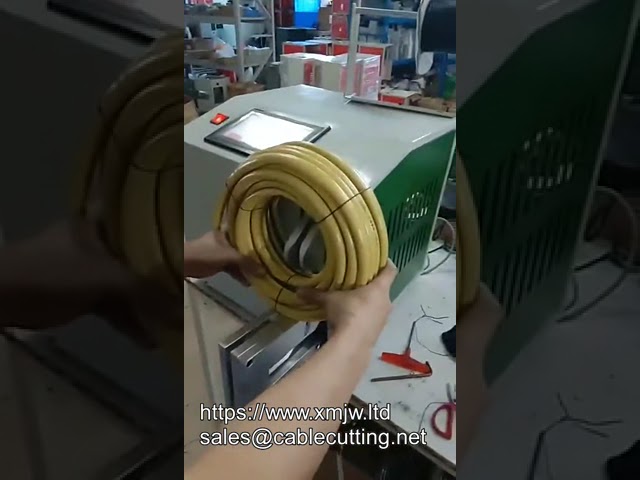 Automatický stroj na vázání a páskování kabelových svazků pro efektivní balení