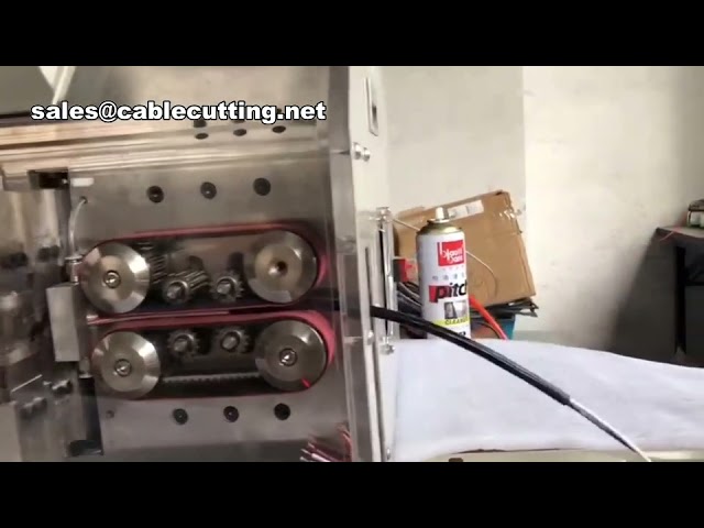 Stroj na odizolování a řezání čtyřžilových kabelů | Automatické odizolování konců vícežilových vodičů