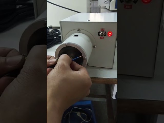 Polautomatický pneumaticko-elektrický stroj na odizolování a kroucení drátů WPM 200