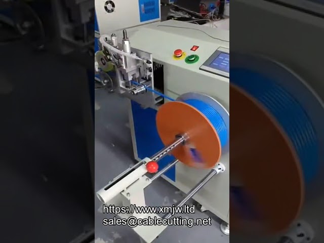 Plně automatický stroj na navíjení, stáčení, řezání a vázání kabelů s přesným měřením délky