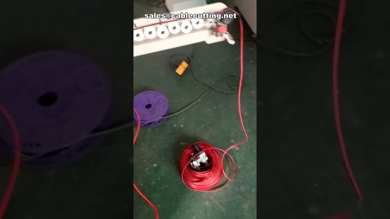 Stroj na řezání, dělení, odizolování a krimpování plochých kabelů (Ribbon Cable) – Automatický krimpovací stroj