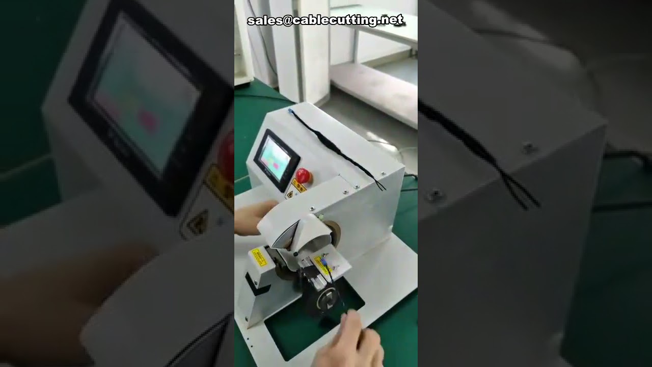 Automatický stroj na omotávání páskou kabelových svazků a drátů